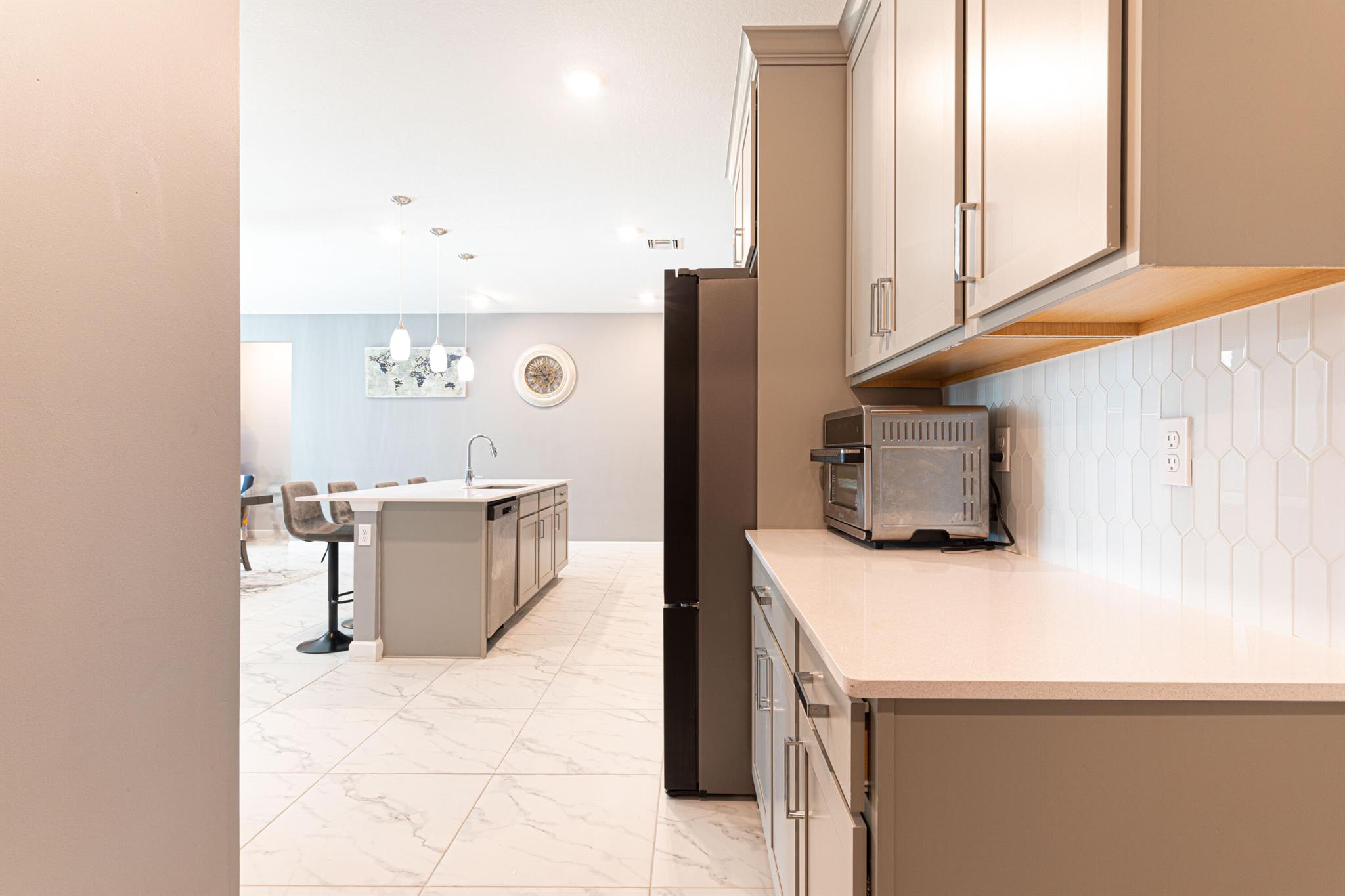 CRESTWOOD NORTH - Residential Lease