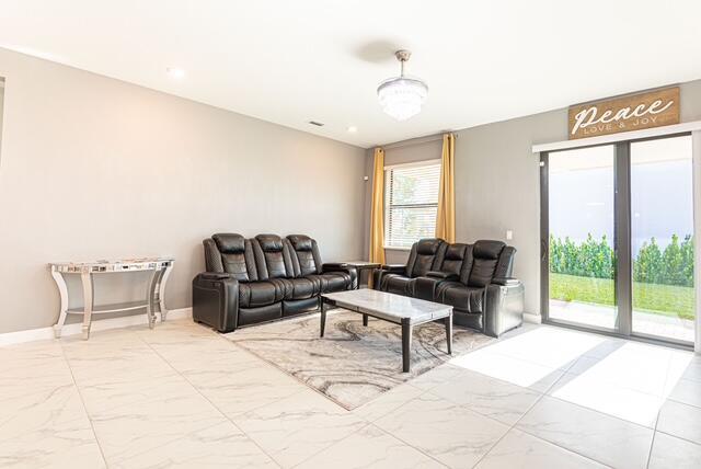 CRESTWOOD NORTH - Residential Lease