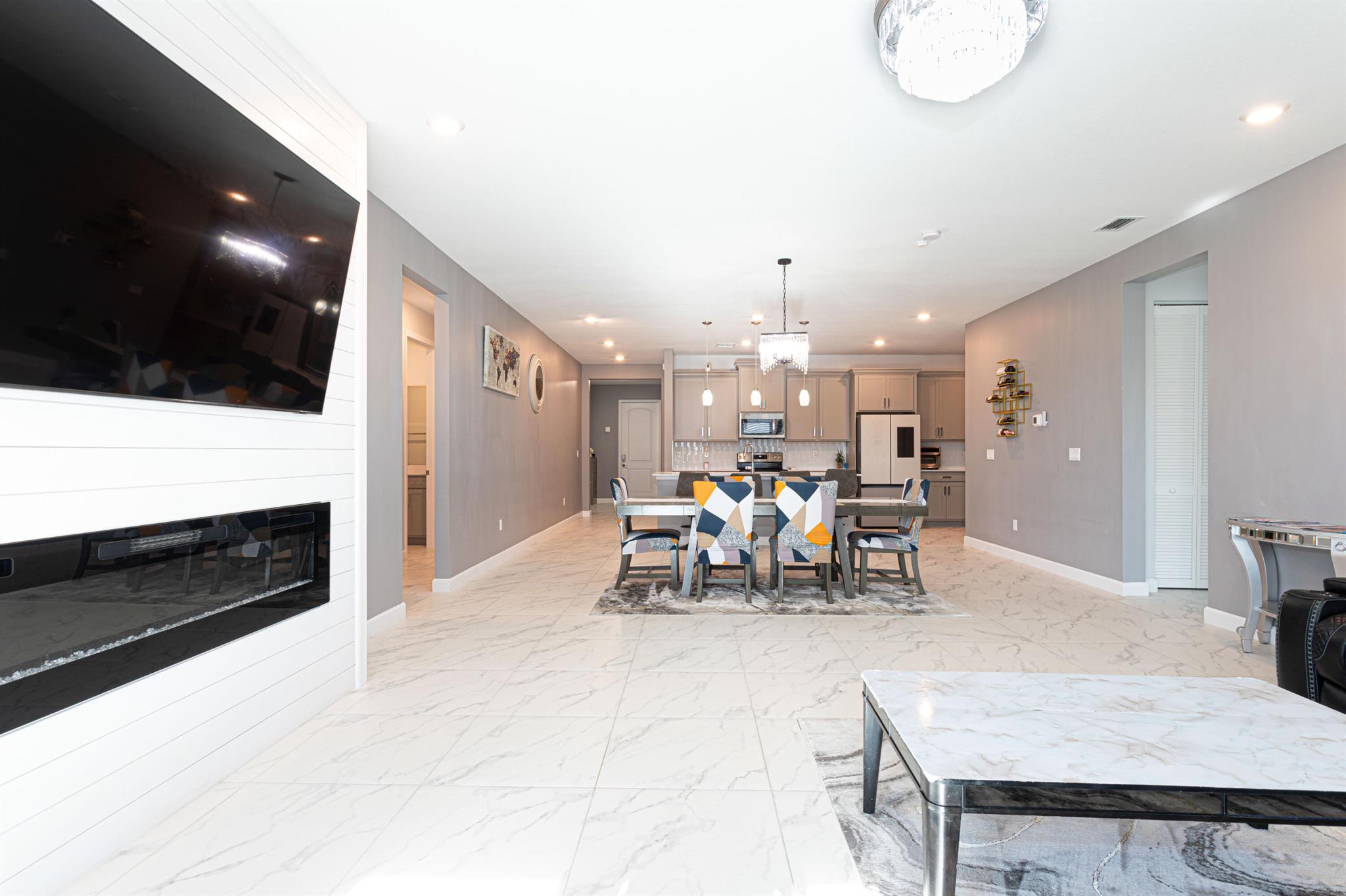 CRESTWOOD NORTH - Residential Lease