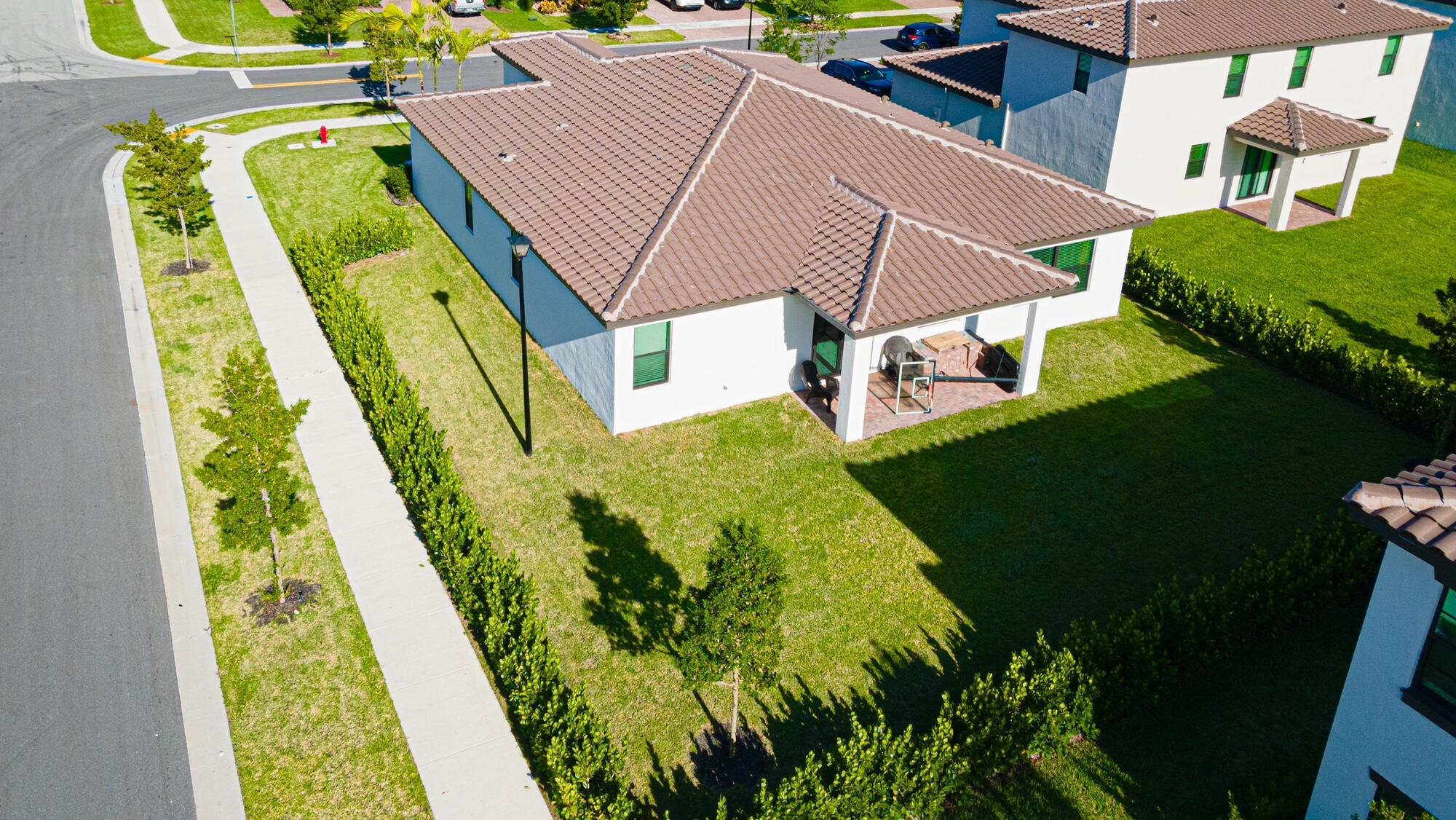 CRESTWOOD NORTH - Residential Lease