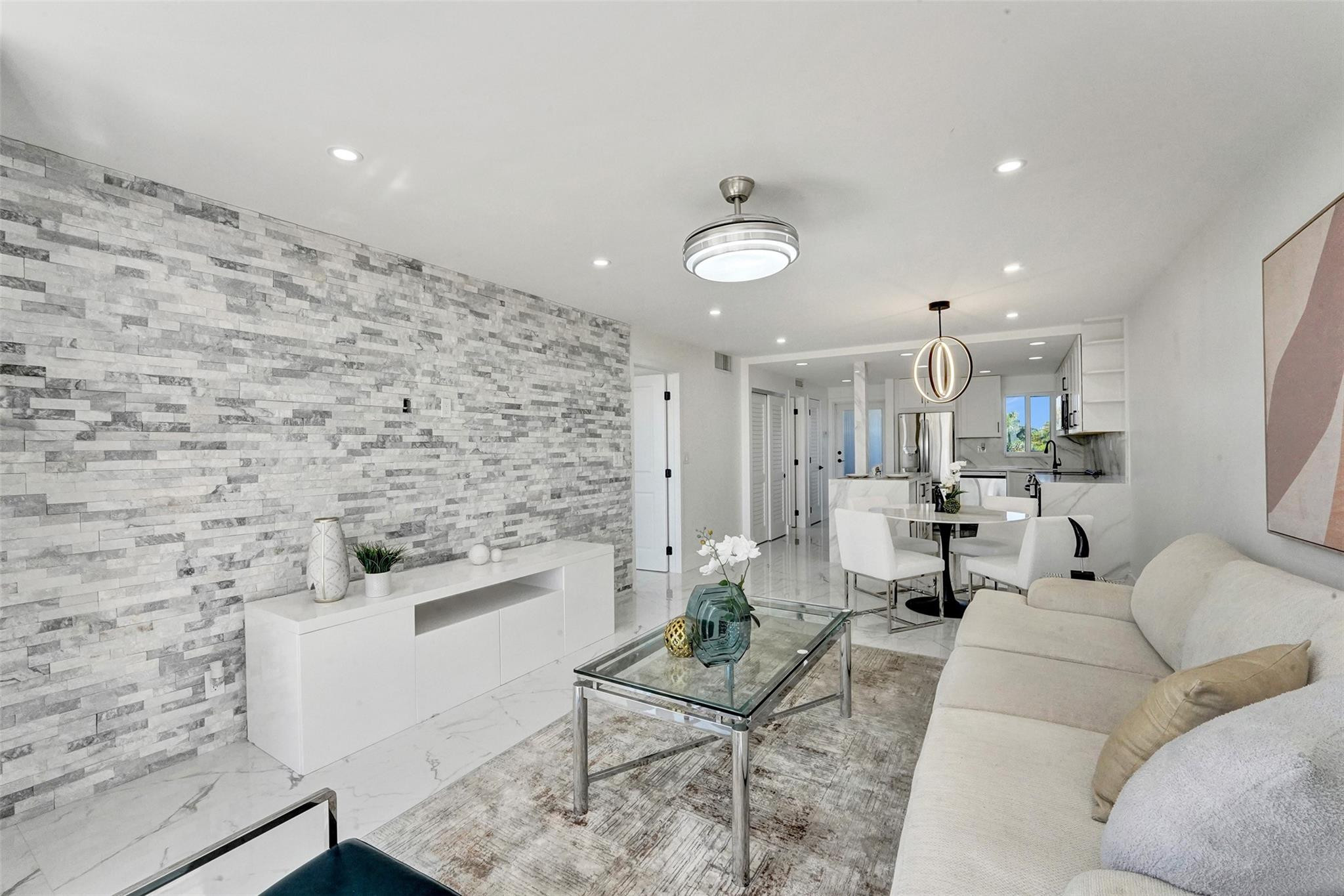 HOLLYBROOK GOLF AND TENNI - Residential