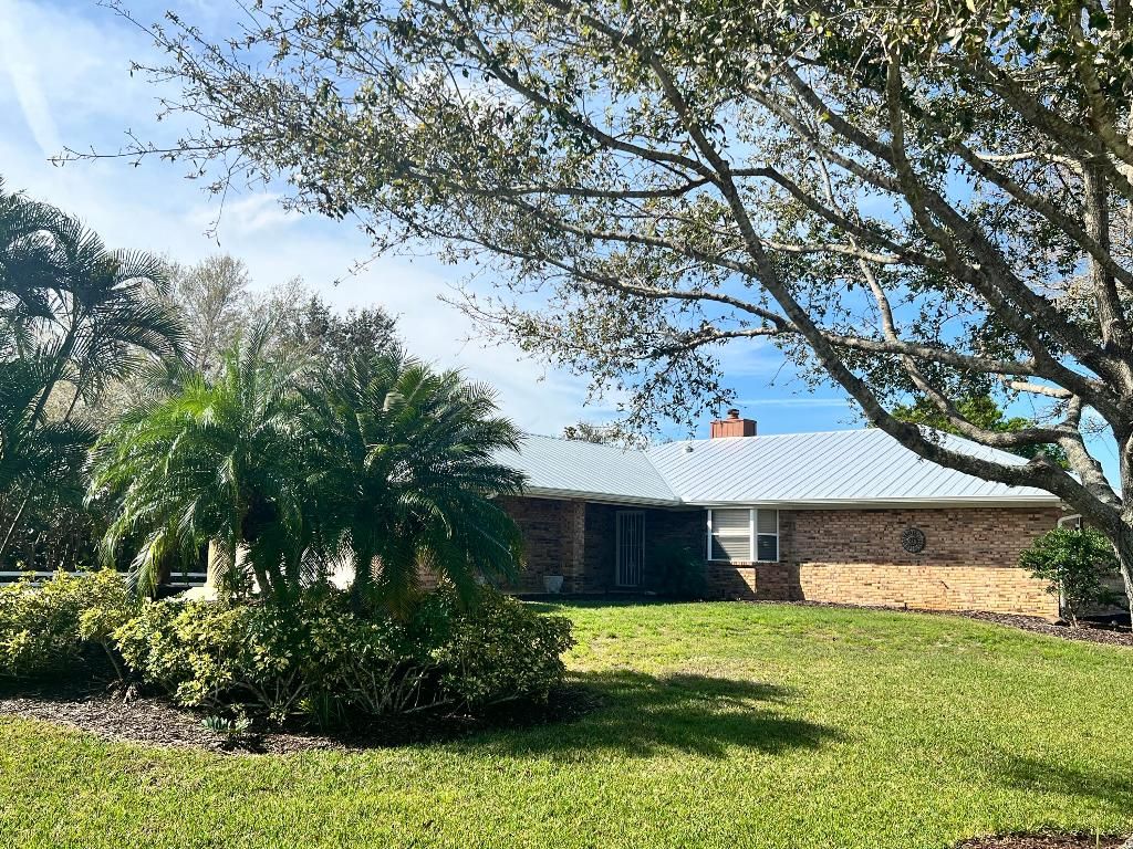 Photo of 6315 Oleander Avenue, Fort Pierce, FL 34982 (MLS # R10965688)