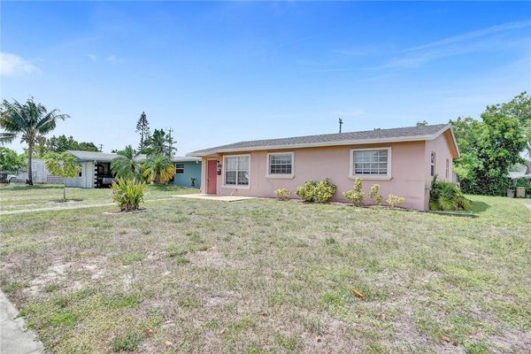7741 NW 33RD ST, HOLLYWOOD, FL 33024 - Image a1d0a7b2cb2b835ccc4d04dbdf3312c7/3004539534