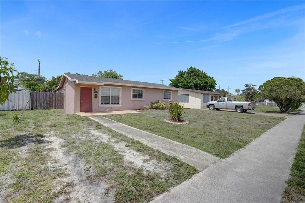 Photo of 7741 NW 33RD Street, Davie, FL 33024 (MLS # B26081356)