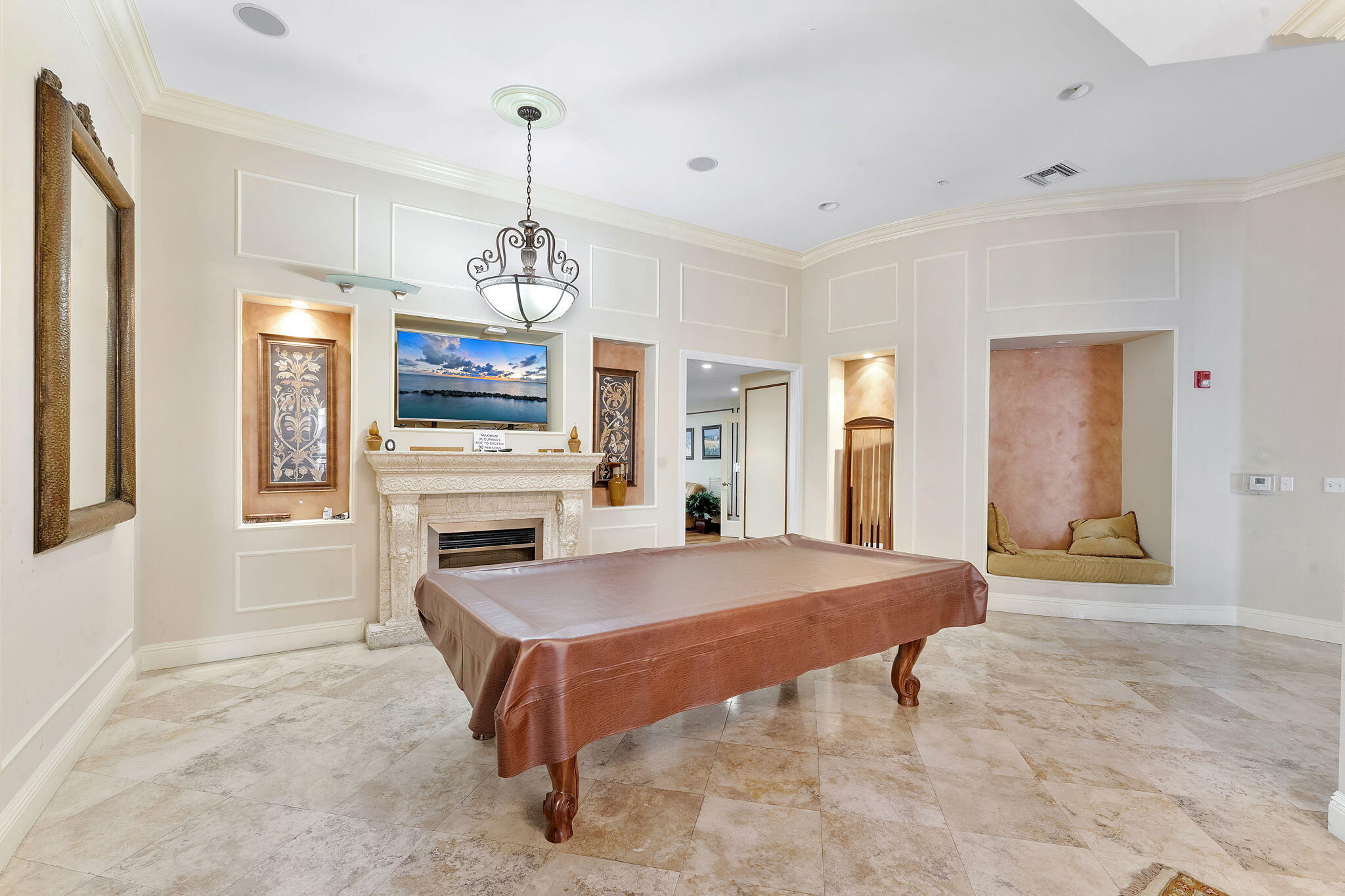 SAN RAPHAEL CONDOMINIUM - Residential