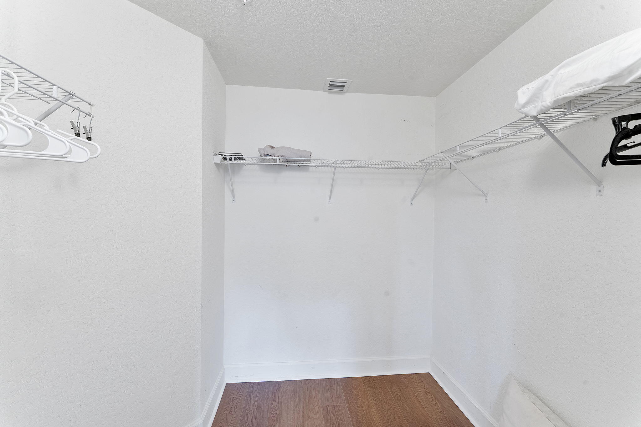 SAN RAPHAEL CONDOMINIUM - Residential