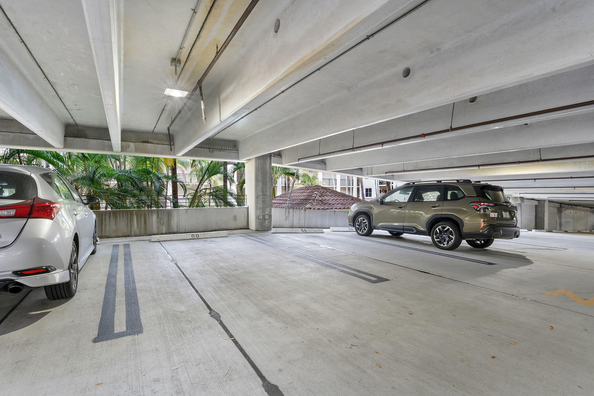 SAN RAPHAEL CONDOMINIUM - Residential