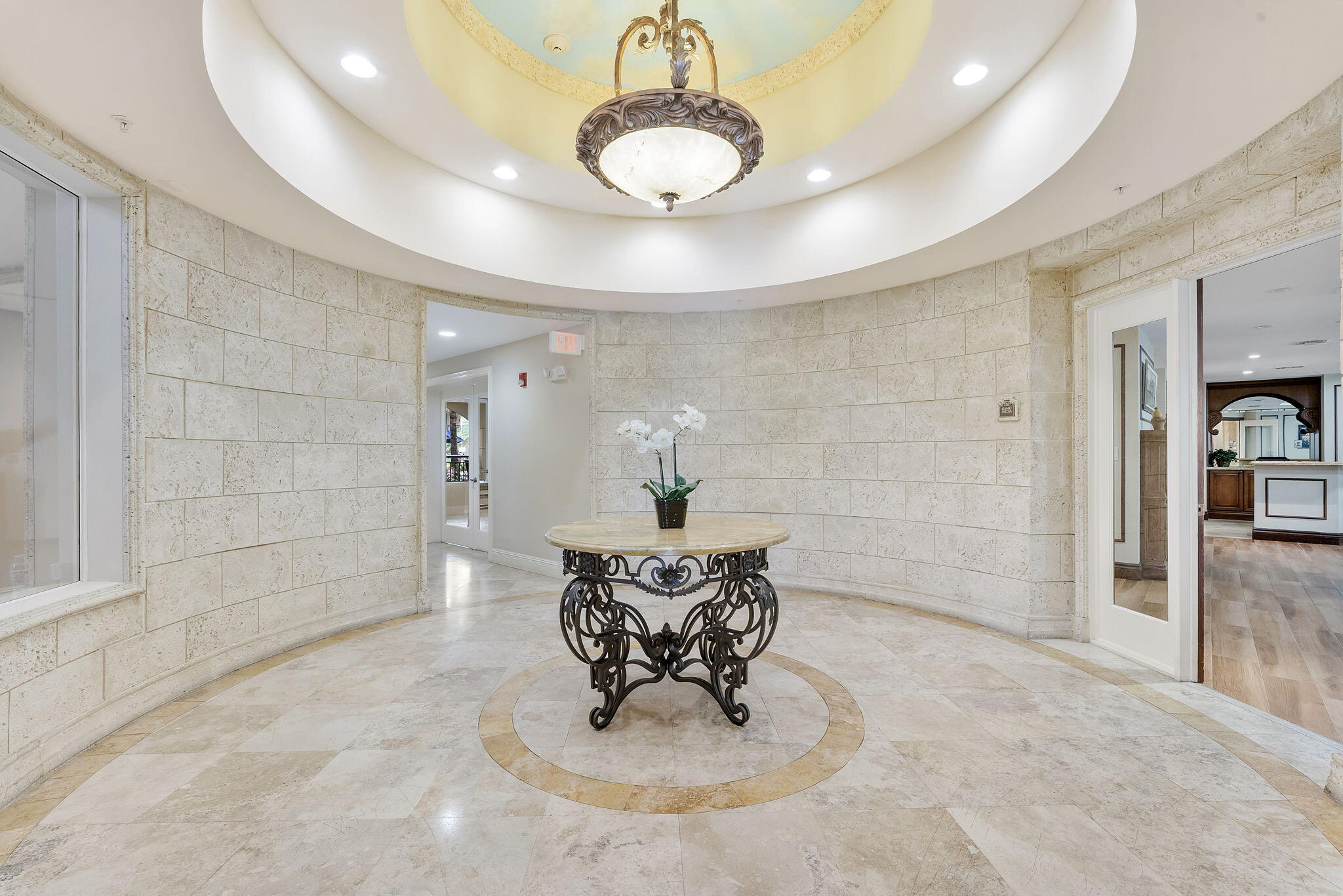 SAN RAPHAEL CONDOMINIUM - Residential