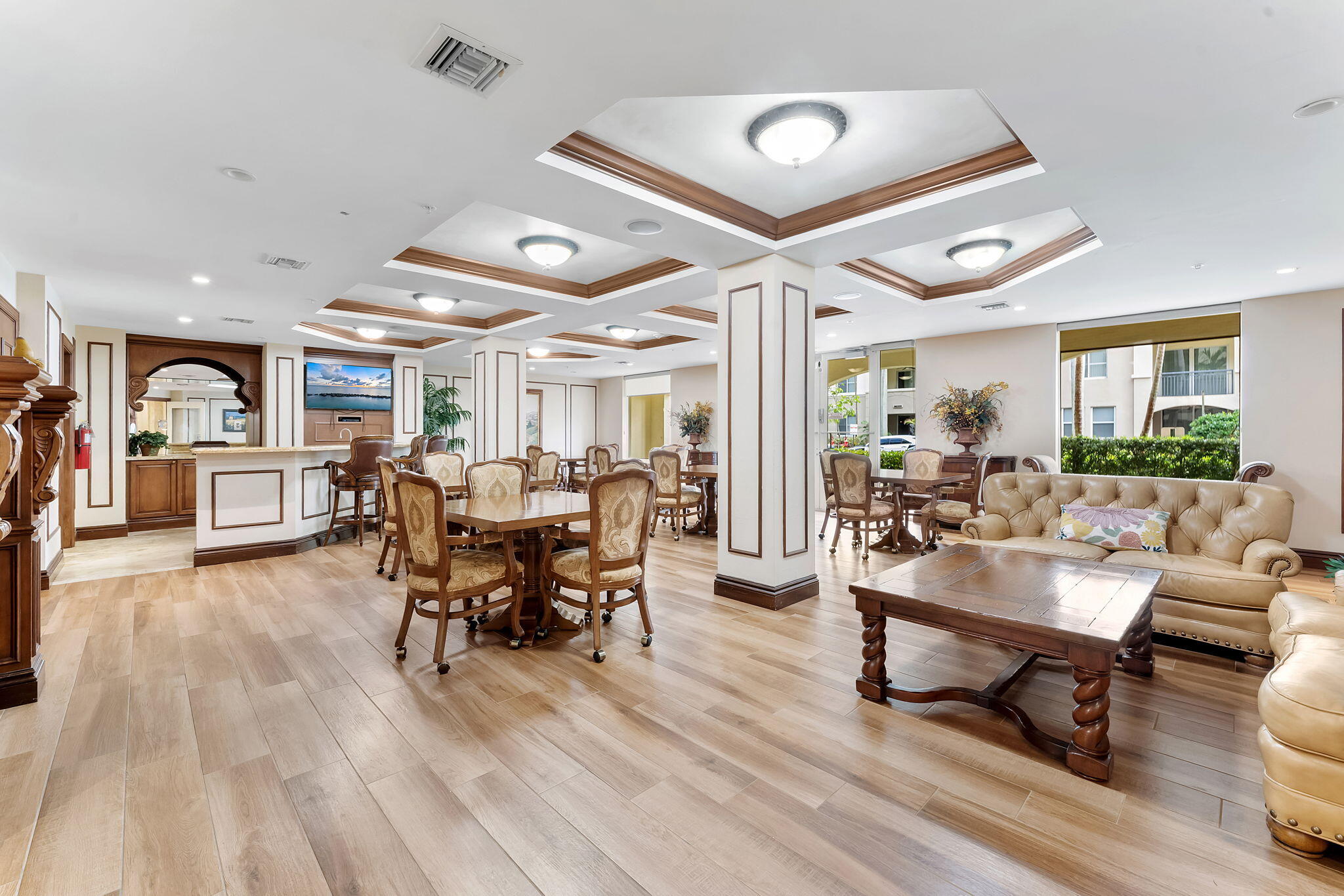 SAN RAPHAEL CONDOMINIUM - Residential