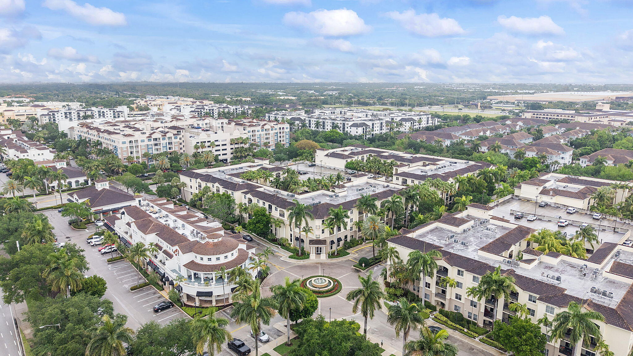 SAN RAPHAEL CONDOMINIUM - Residential