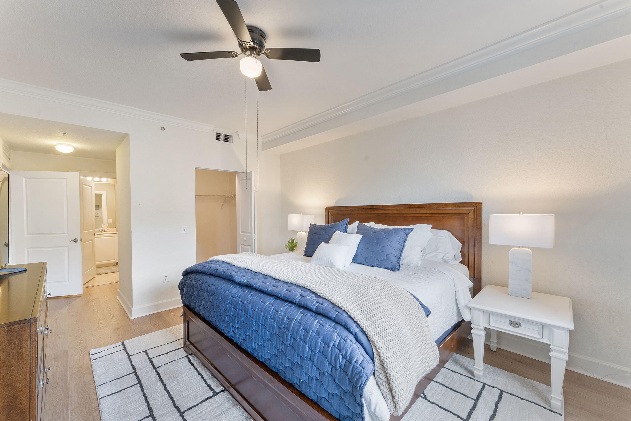 SAN RAPHAEL CONDOMINIUM - Residential