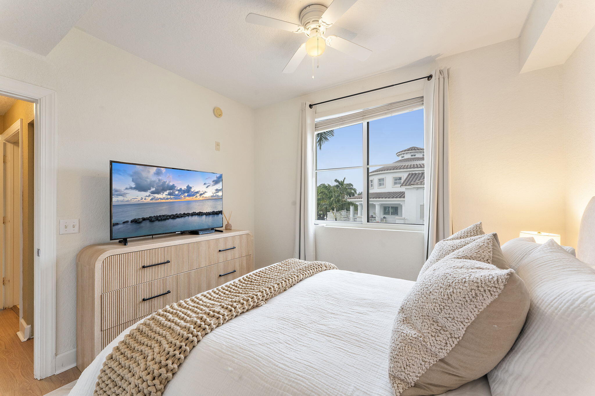 SAN RAPHAEL CONDOMINIUM - Residential