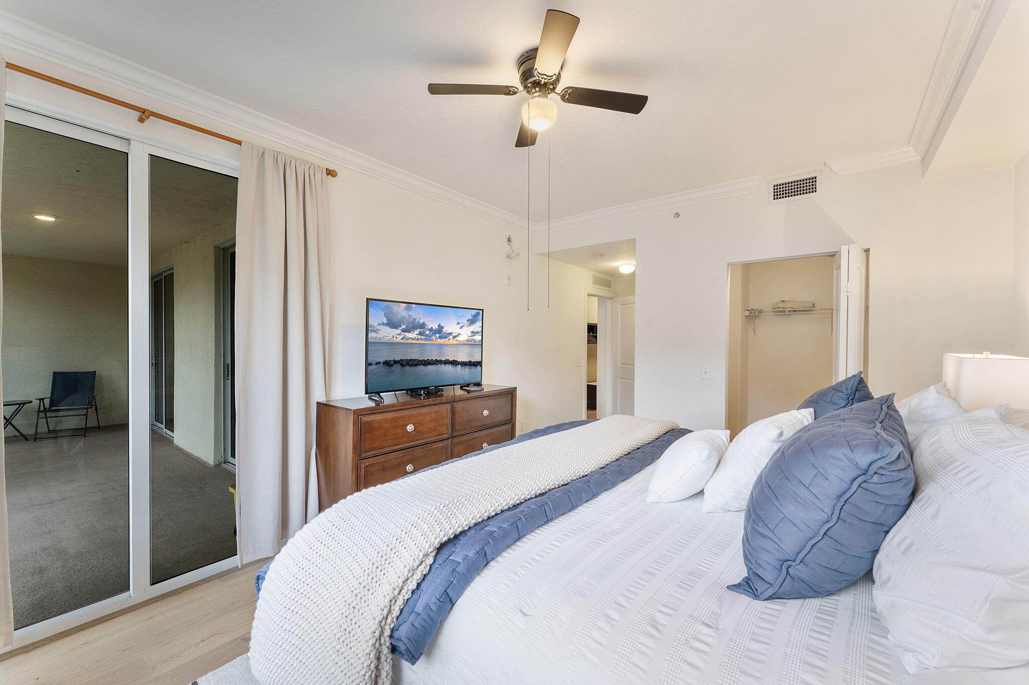 SAN RAPHAEL CONDOMINIUM - Residential