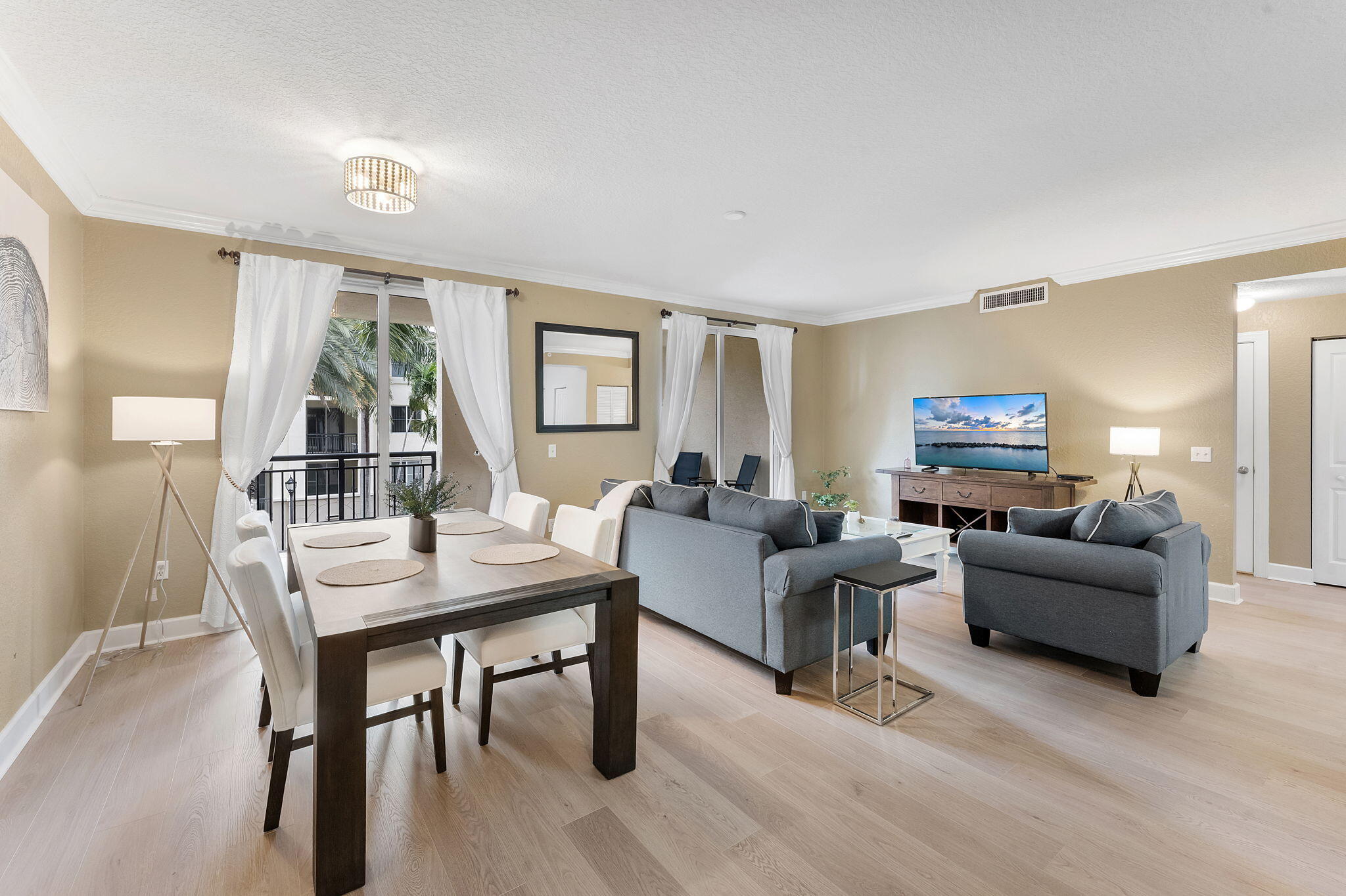 SAN RAPHAEL CONDOMINIUM - Residential