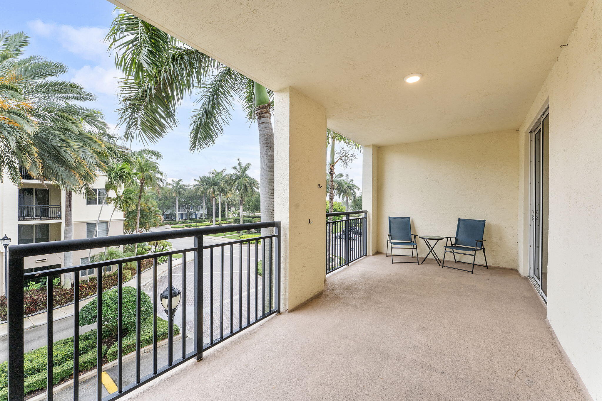 SAN RAPHAEL CONDOMINIUM - Residential