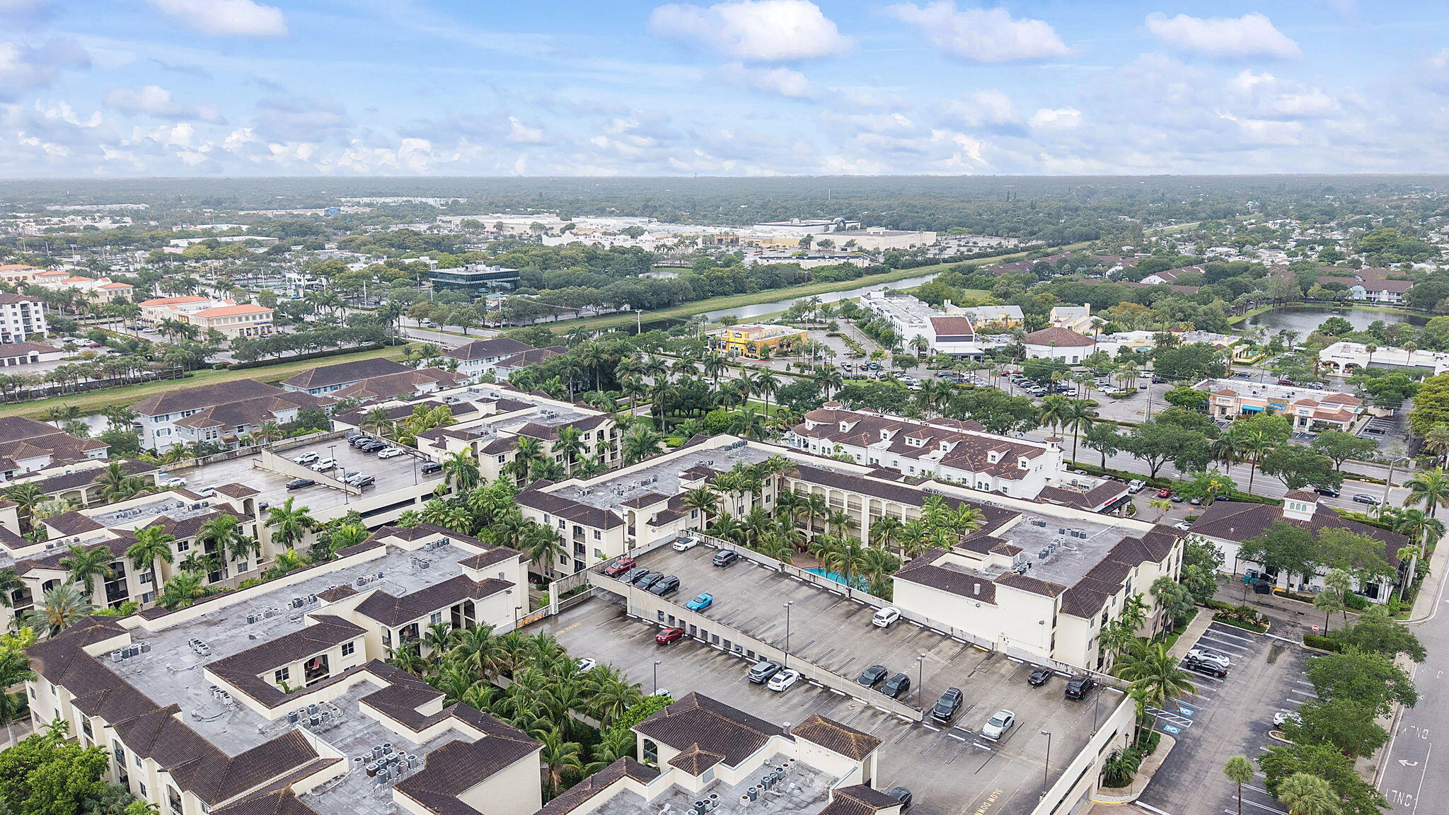 SAN RAPHAEL CONDOMINIUM - Residential