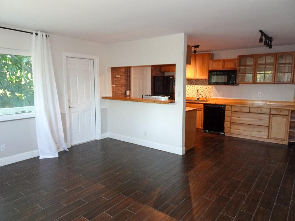 SOUTHEAST PARK CONDO - Residential