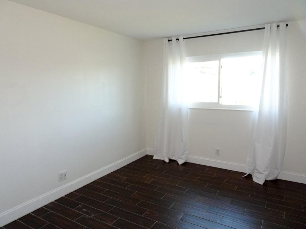 SOUTHEAST PARK CONDO - Residential