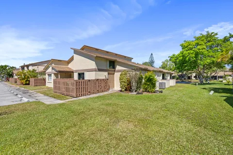 10675 NW 29th Mnr Unit 9, Sunrise, FL MLS: F10490903