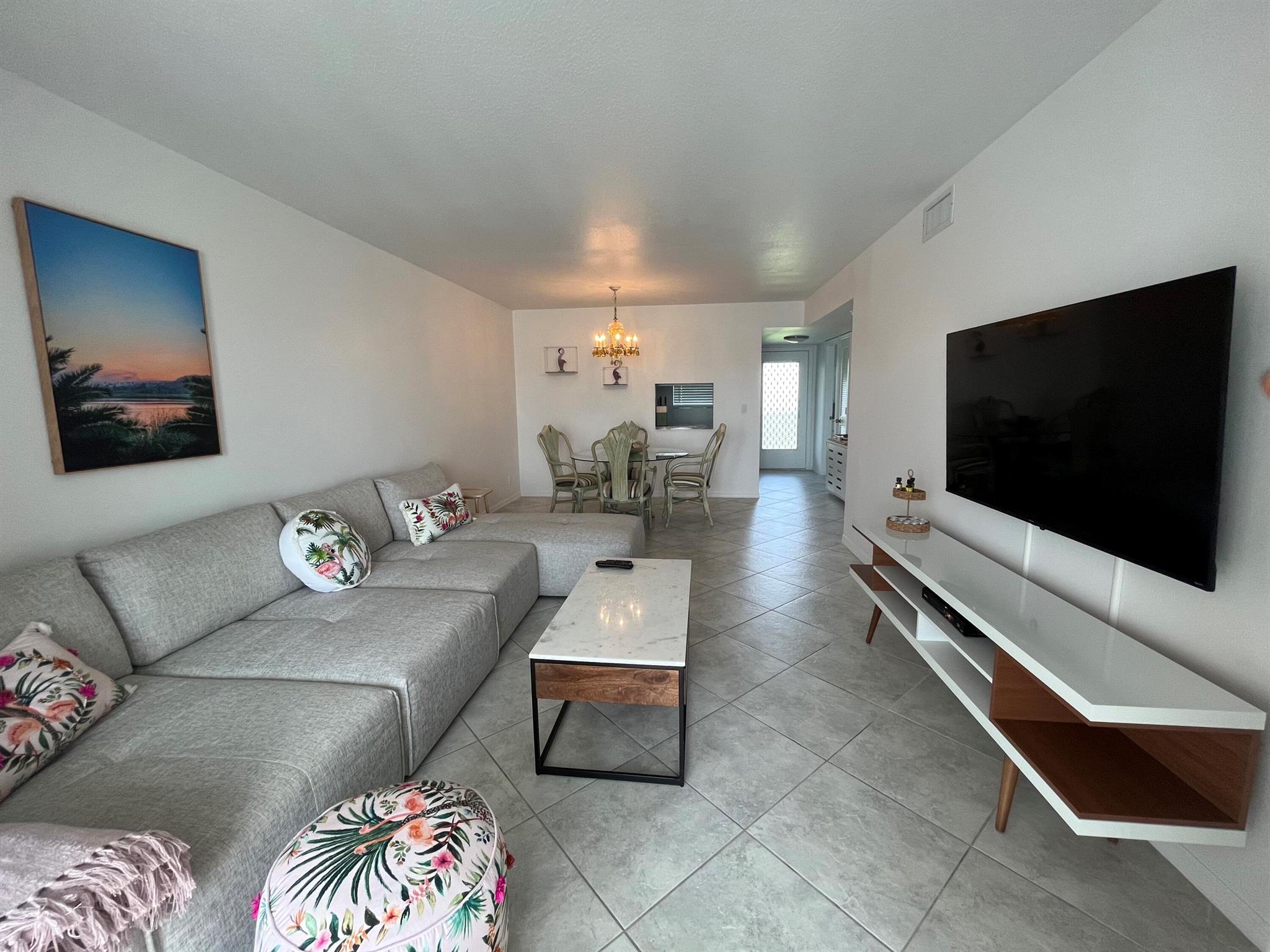 VILLAGE ROYALE ON THE GRE - Residential Lease