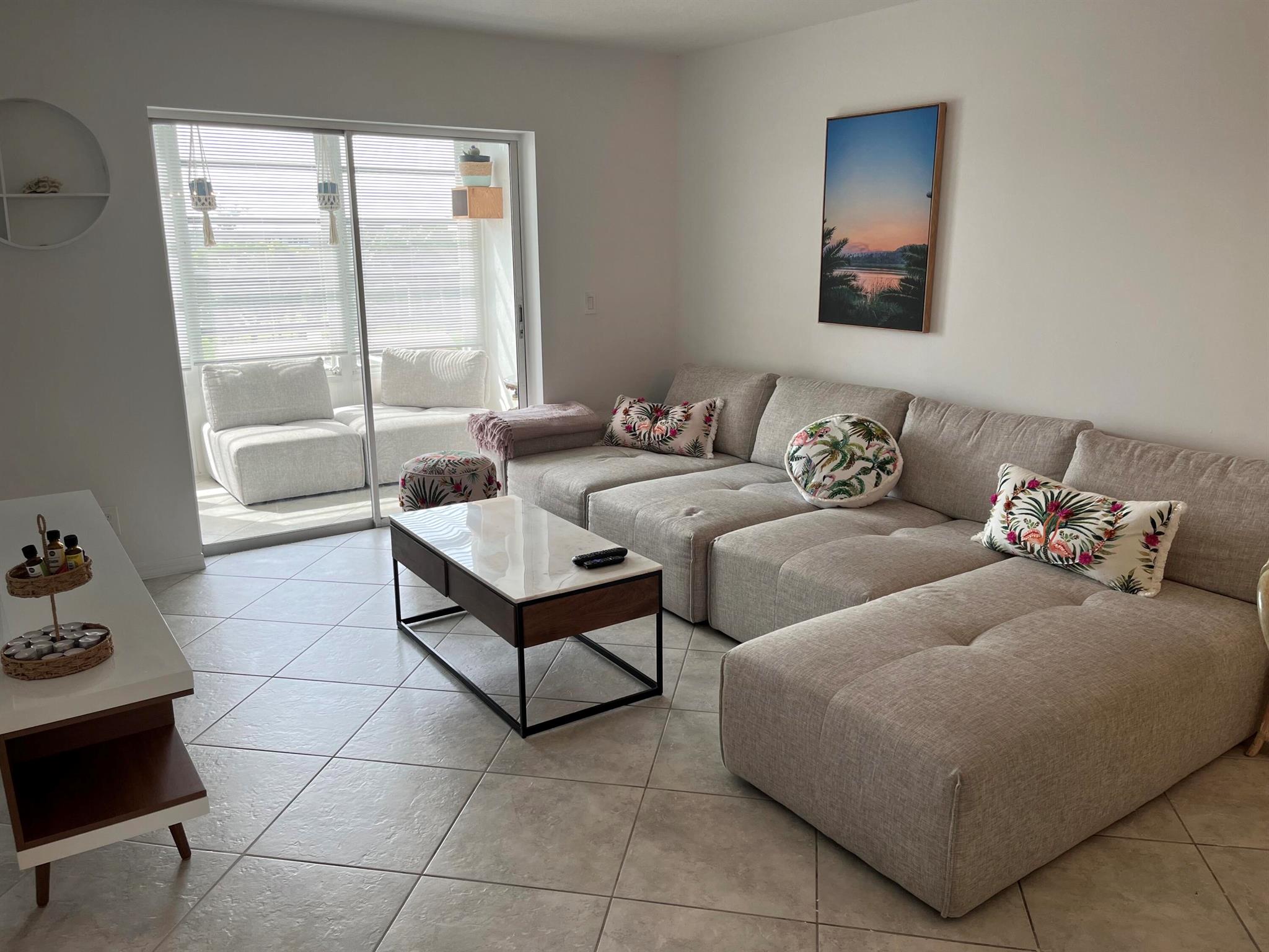 VILLAGE ROYALE ON THE GRE - Residential Lease