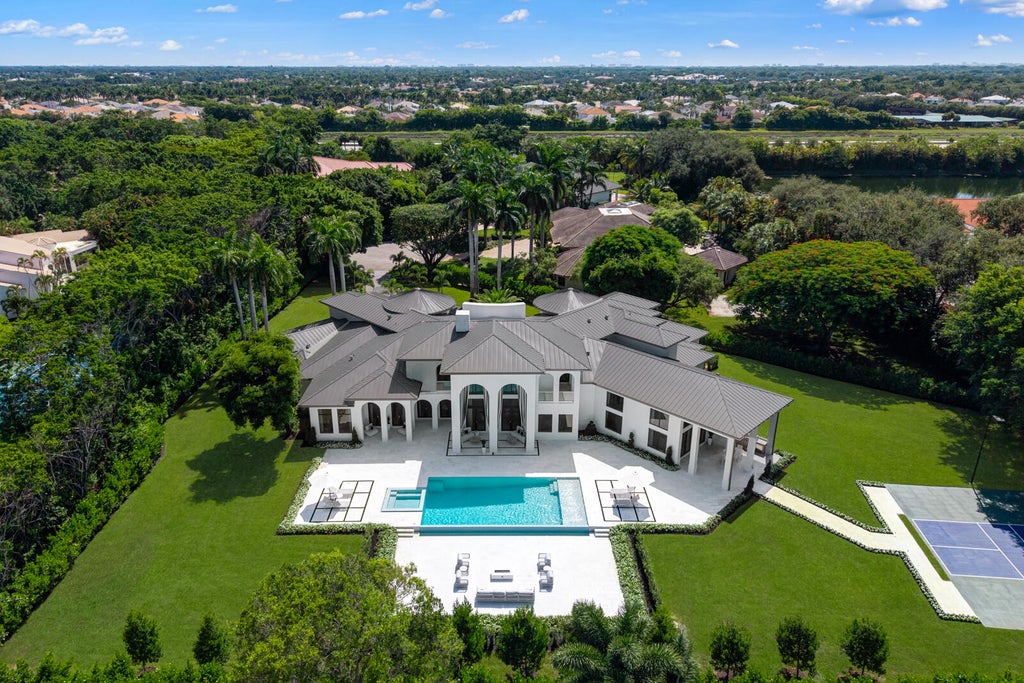 Photo of 18283 DAYBREAK Drive, Boca Raton, FL 33496 (MLS # B26091350)