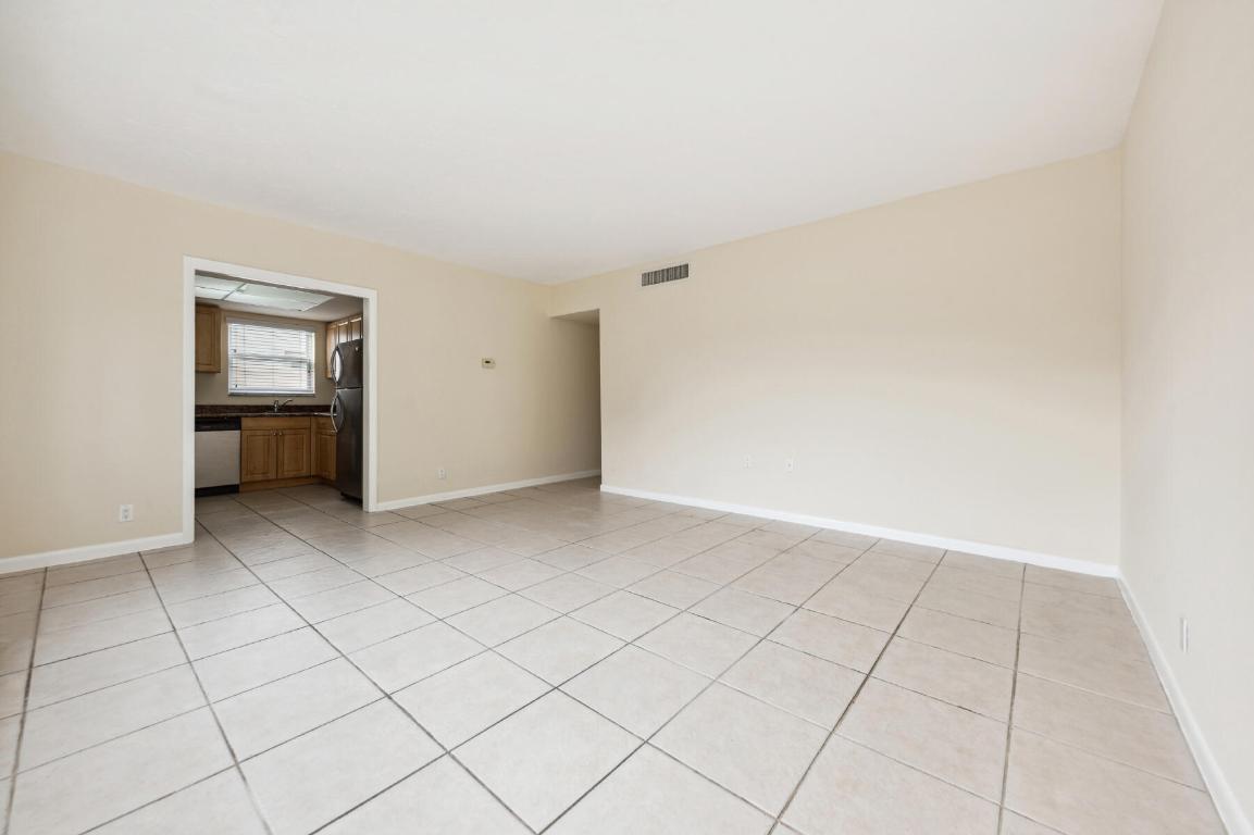KENMONT FIRST ADD - Residential Lease