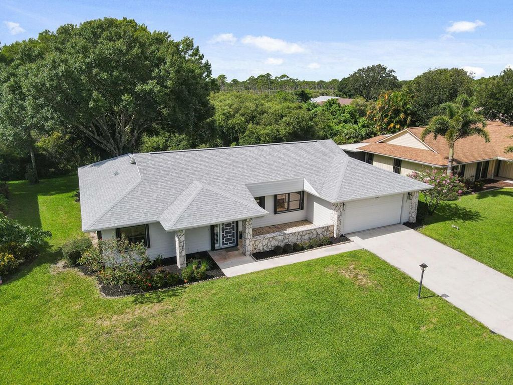 Photo of 8144 SE Cypress Point Place, Hobe Sound, FL 33455 (MLS # R10998883)