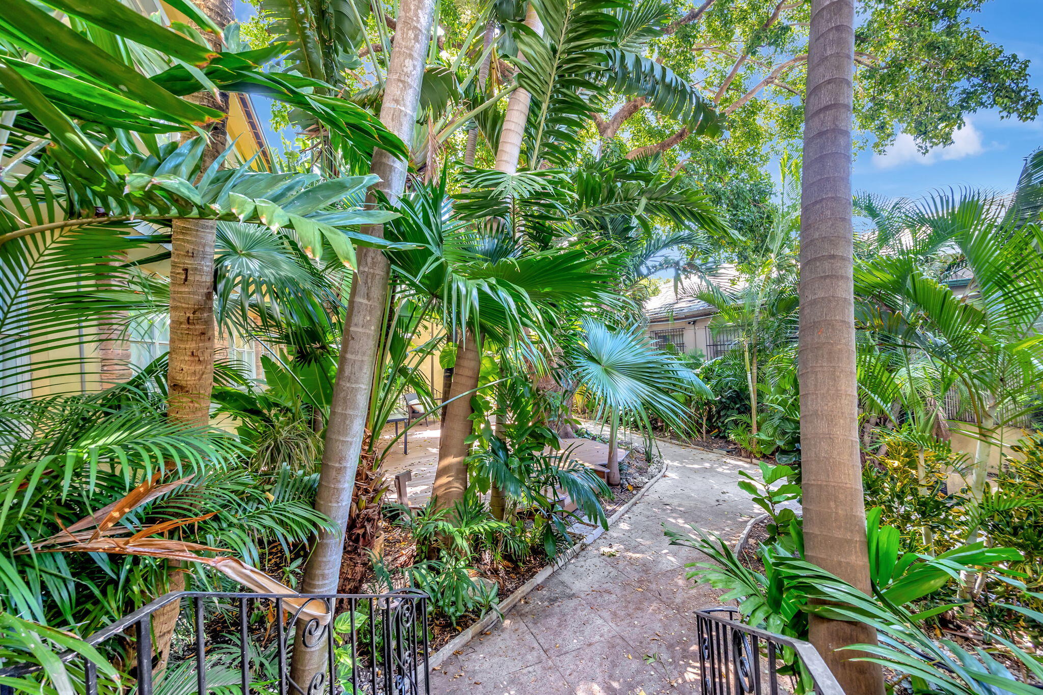 1446 LENNOX CONDO - Residential