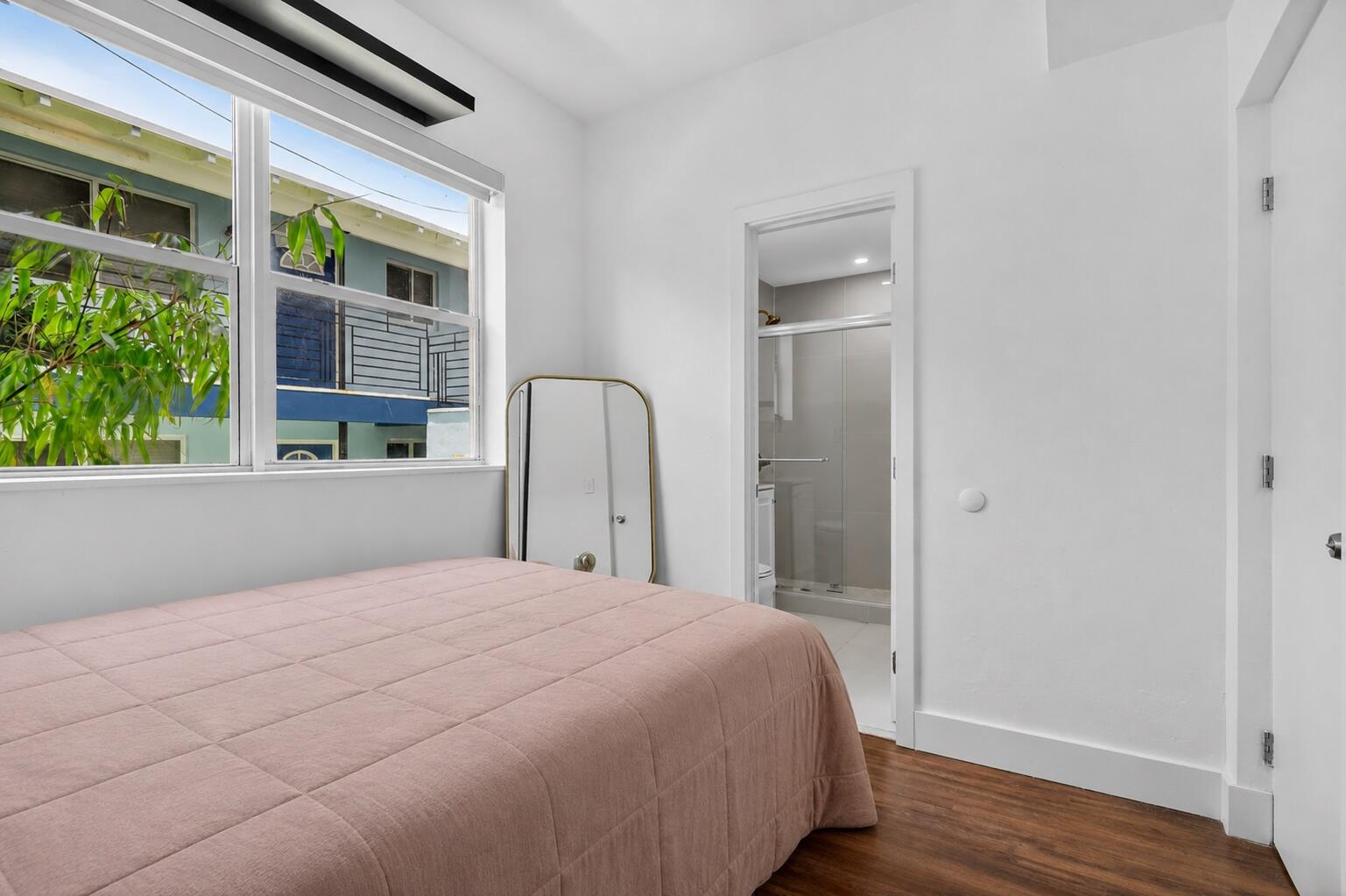1446 LENNOX CONDO - Residential