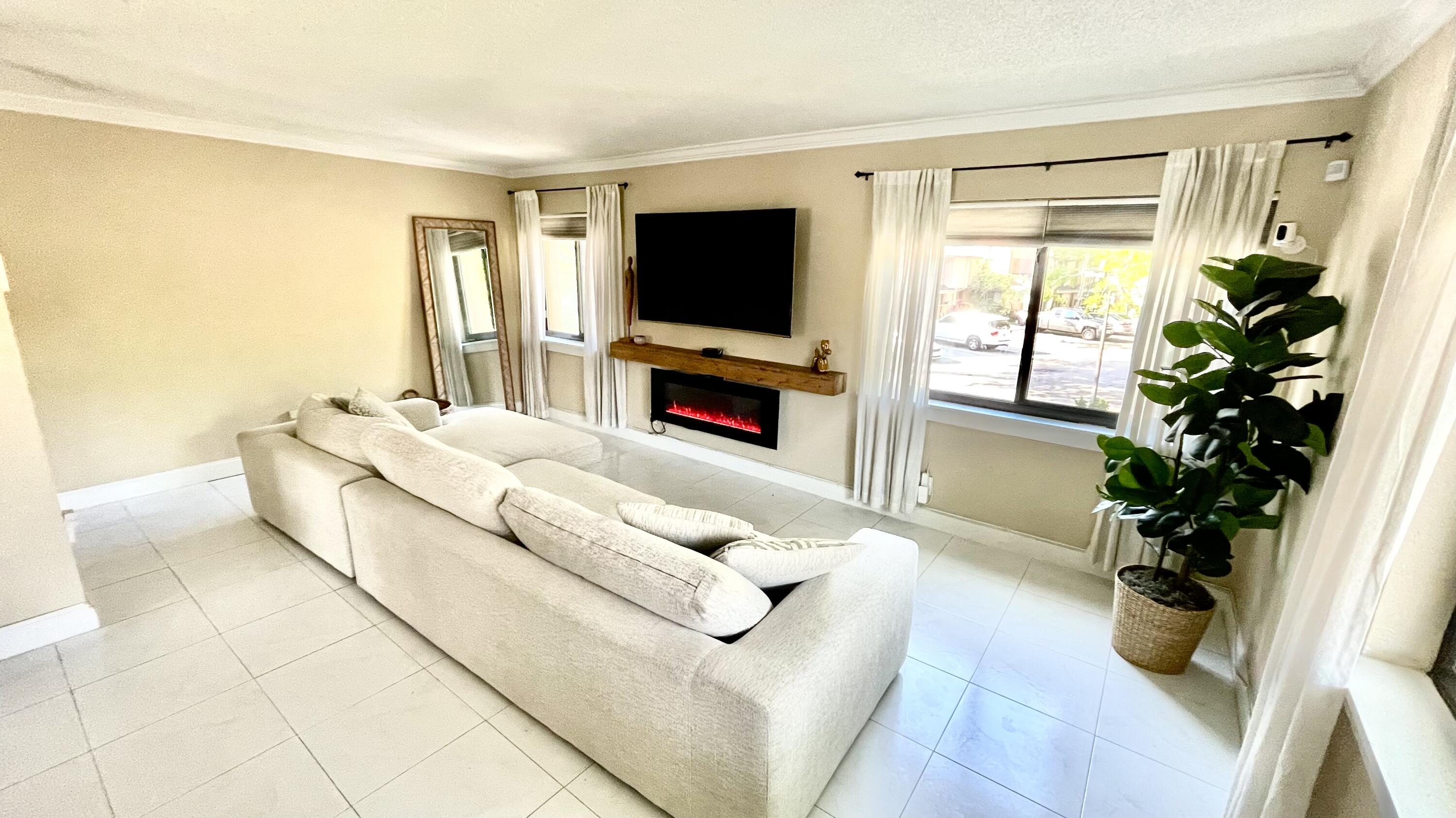 WIMBLEDON AT JACARANDA CONDO - Residential