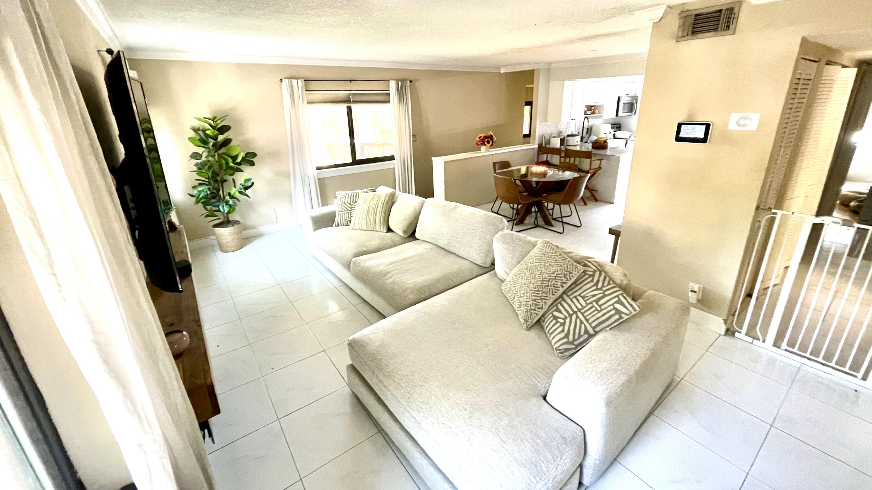 WIMBLEDON AT JACARANDA CONDO - Residential