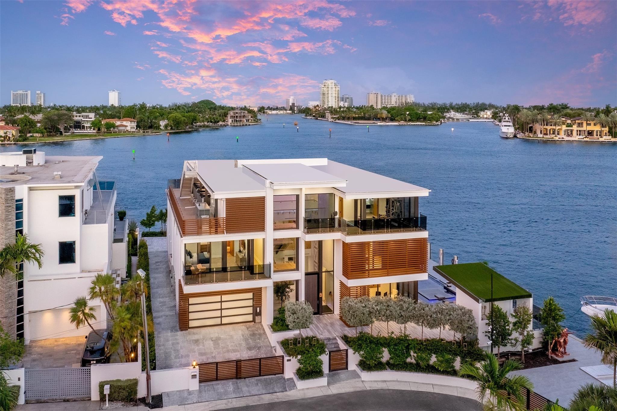 RIO VISTA ISLES - Residential