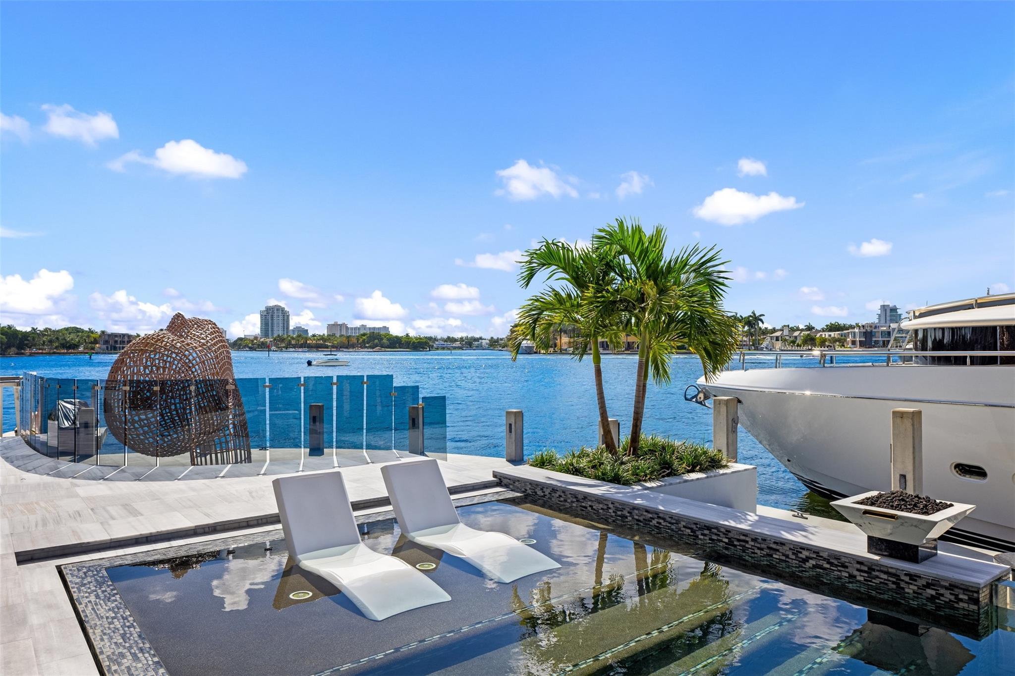 RIO VISTA ISLES - Residential
