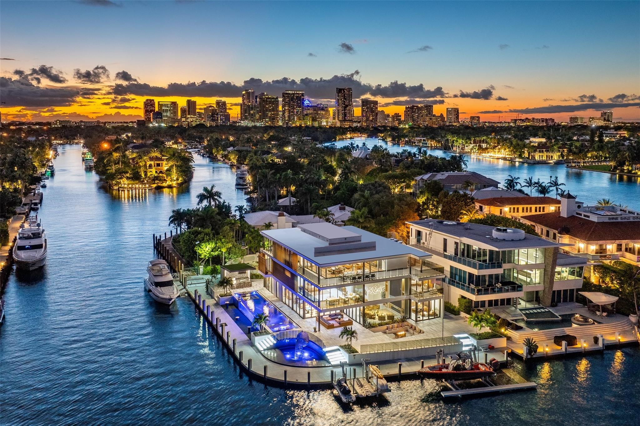 RIO VISTA ISLES - Residential