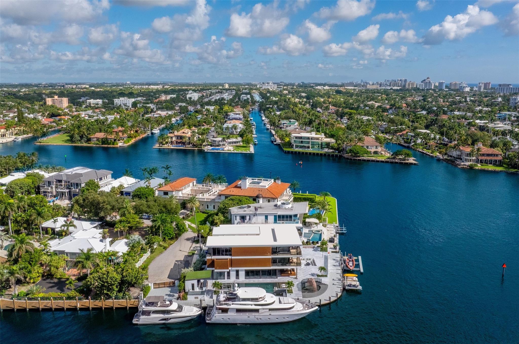 RIO VISTA ISLES - Residential