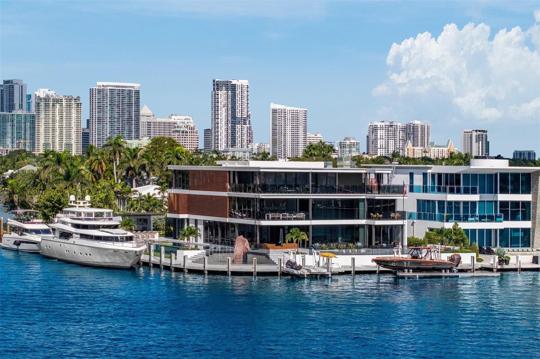 RIO VISTA ISLES - Residential