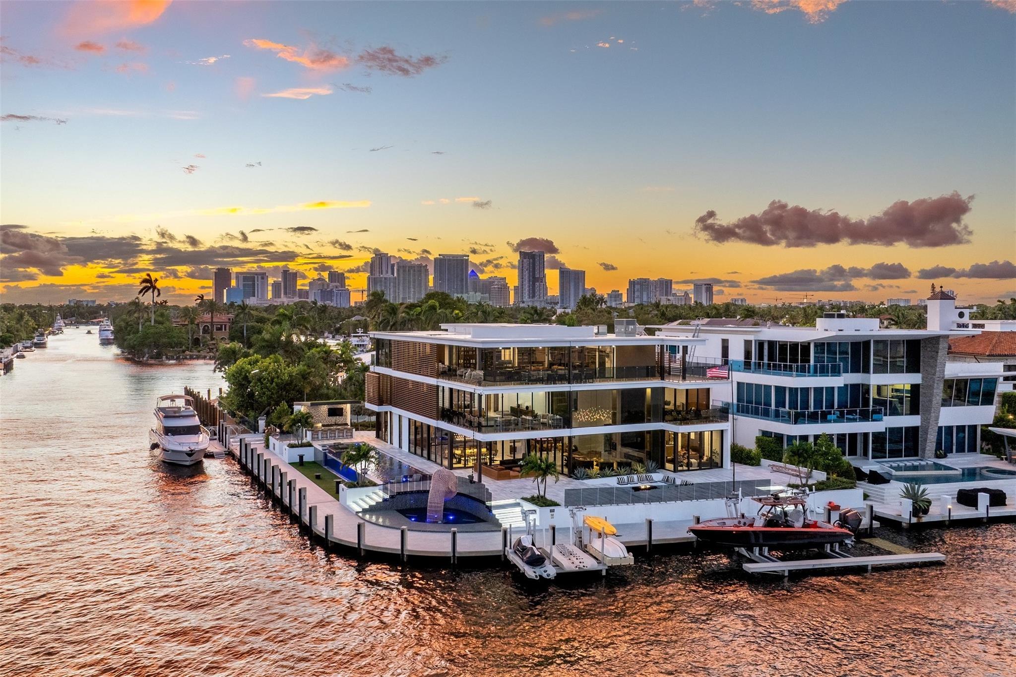 RIO VISTA ISLES - Residential