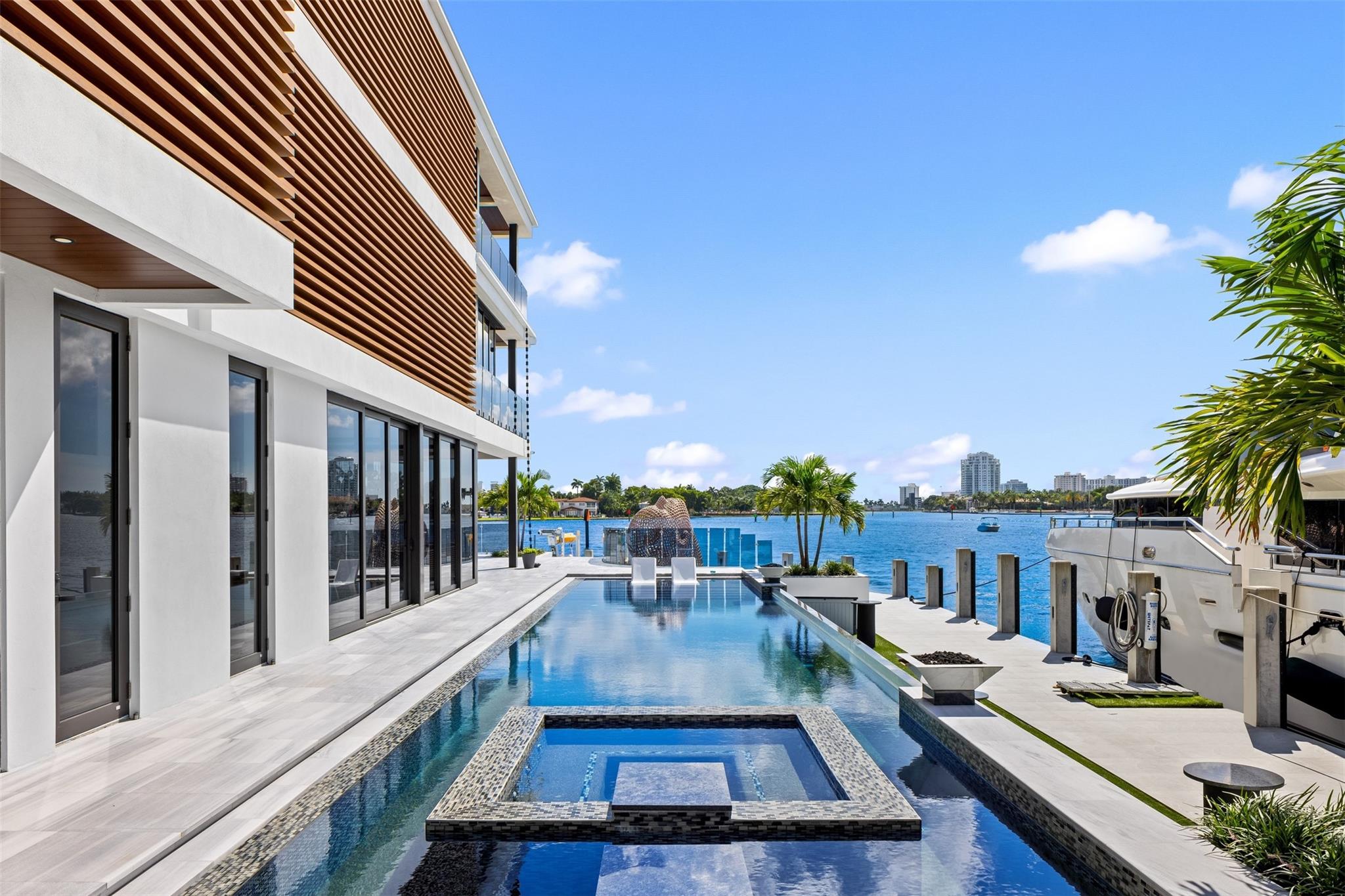 RIO VISTA ISLES - Residential