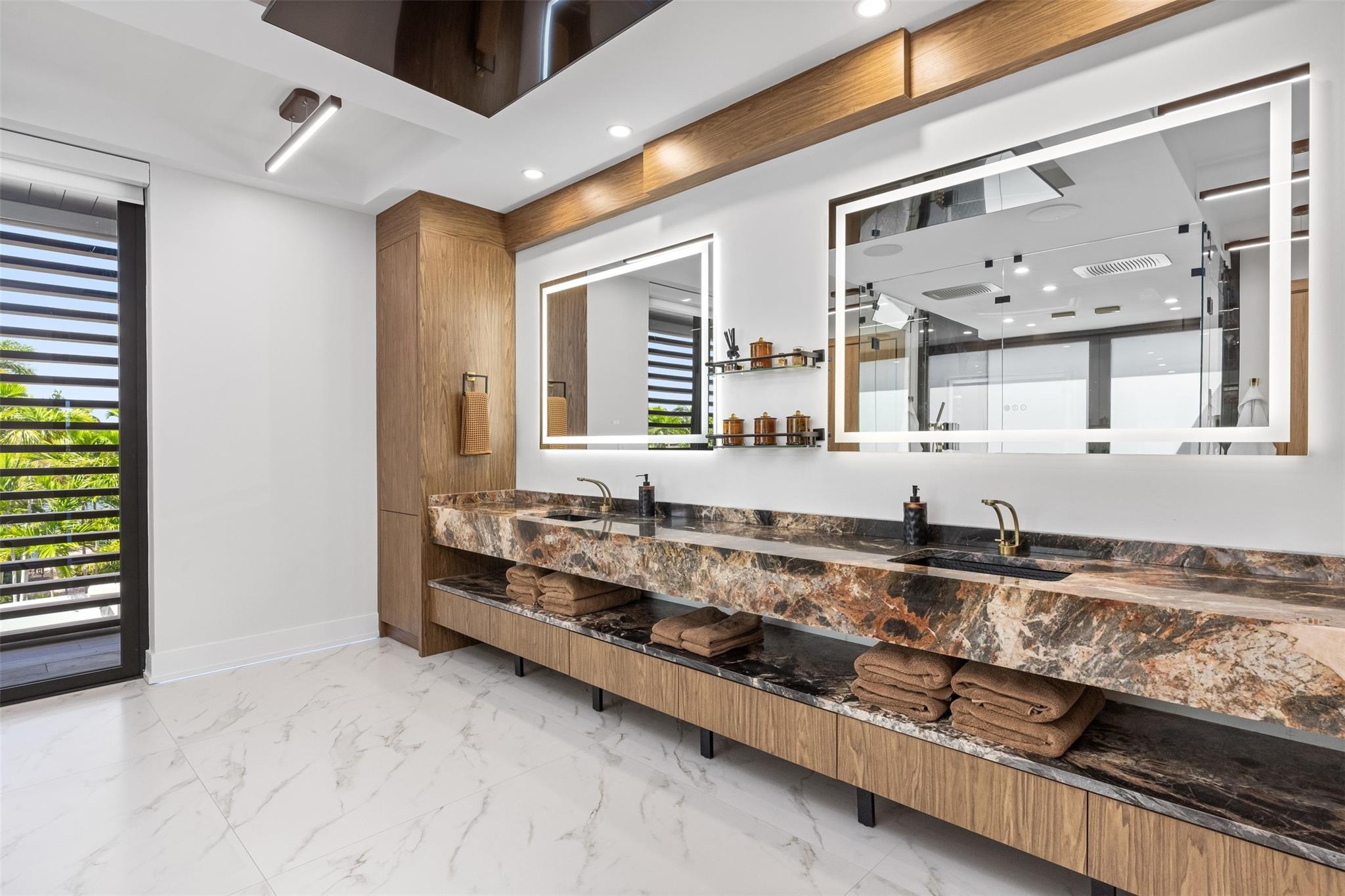 RIO VISTA ISLES - Residential
