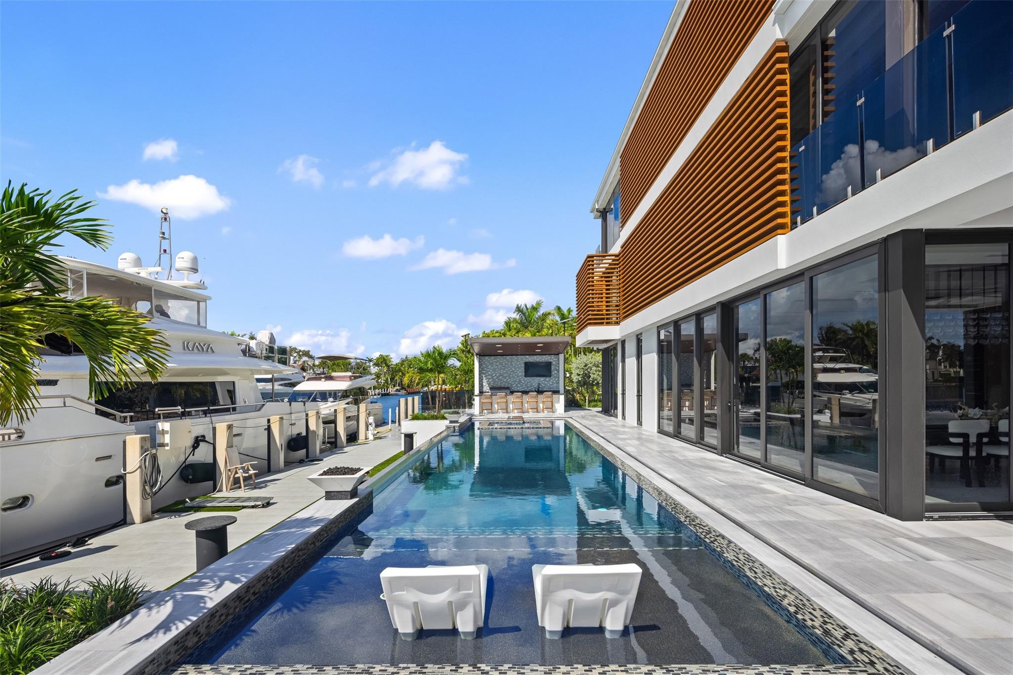 RIO VISTA ISLES - Residential