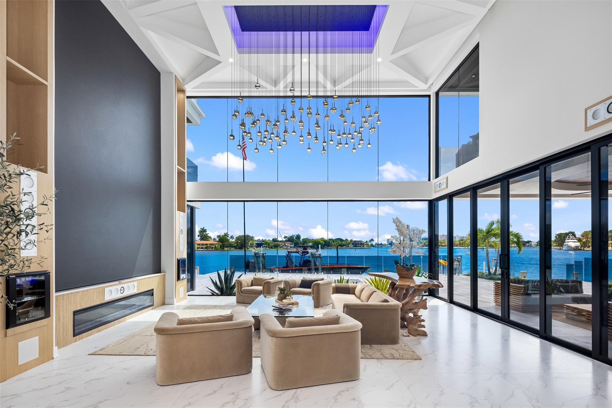 RIO VISTA ISLES - Residential