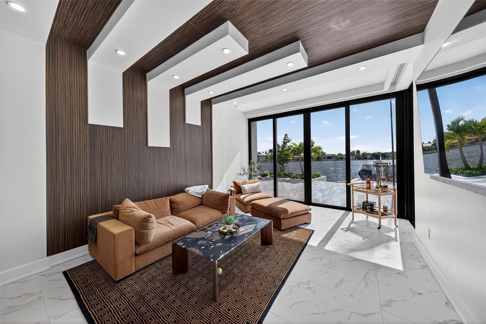 RIO VISTA ISLES - Residential