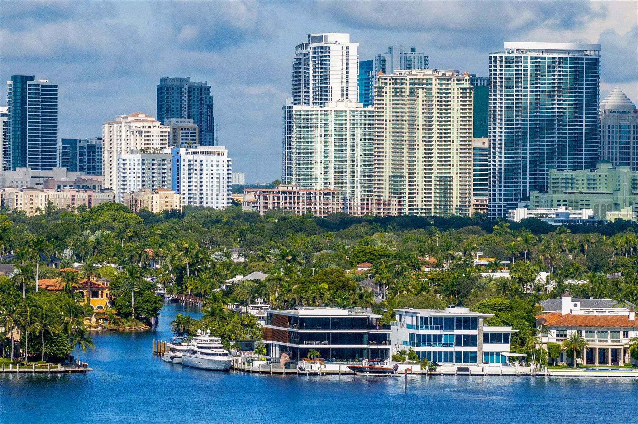 RIO VISTA ISLES - Residential