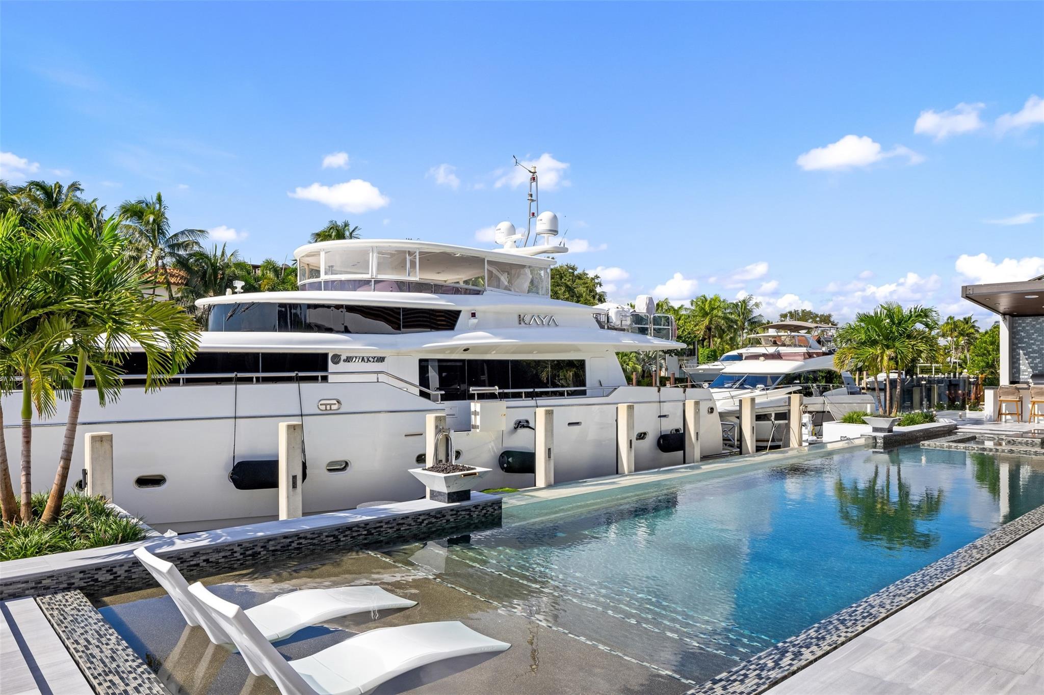 RIO VISTA ISLES - Residential