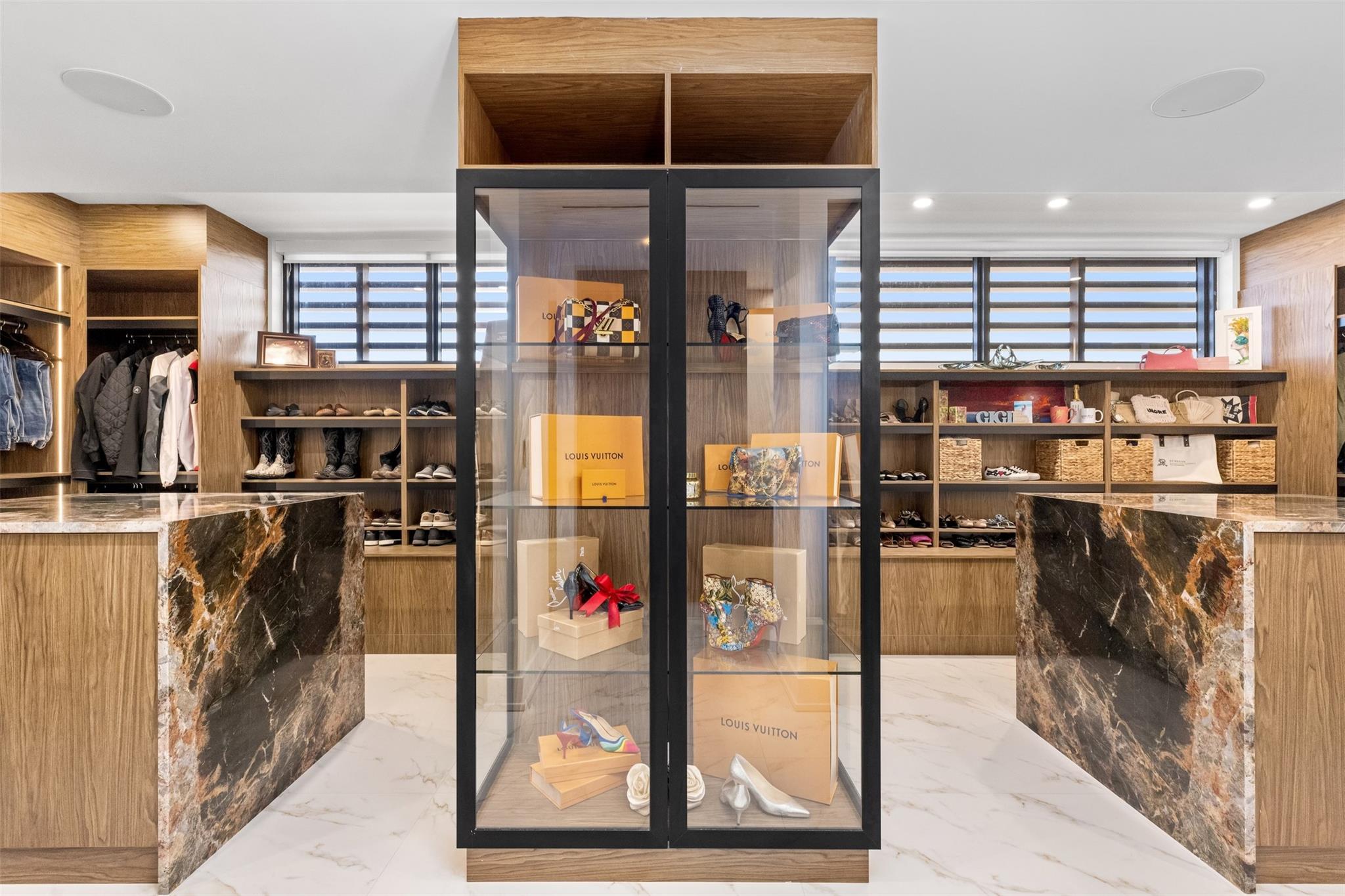 RIO VISTA ISLES - Residential