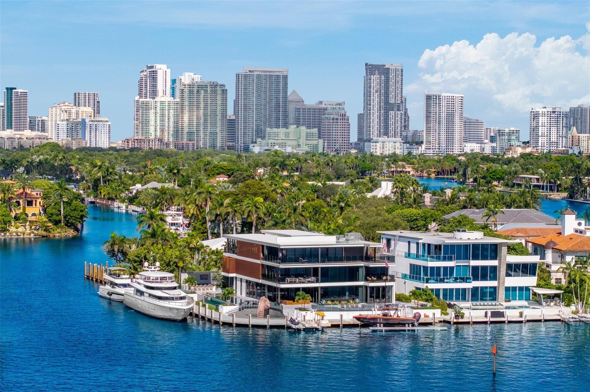 RIO VISTA ISLES - Residential