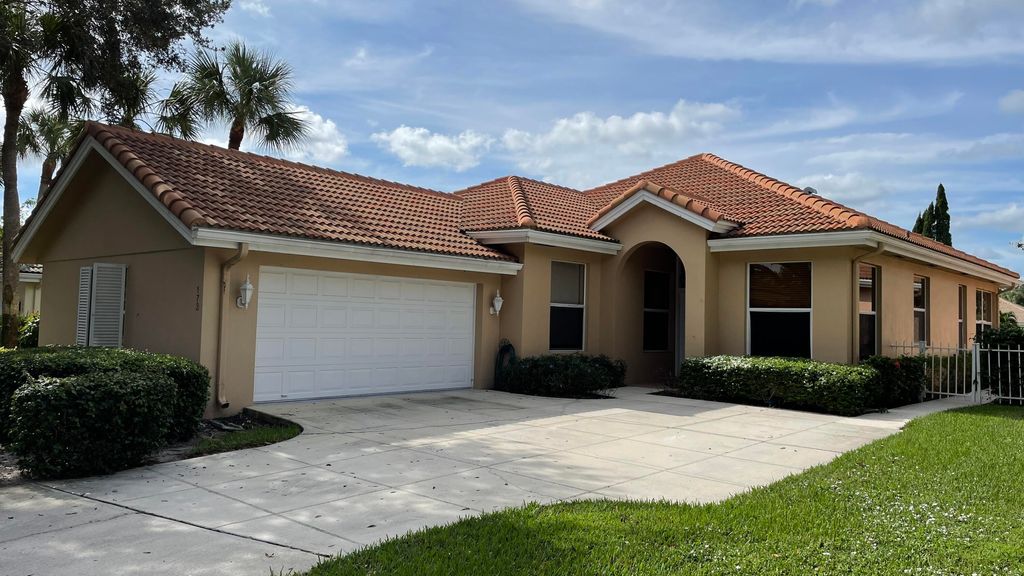 Photo of 173 Hampton Place, Jupiter, FL 33458 (MLS # R10844558)