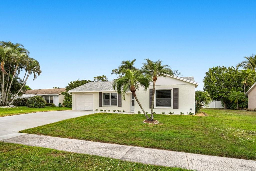 Photo of 160 Village Circle, Jupiter, FL 33458 (MLS # F10489181)