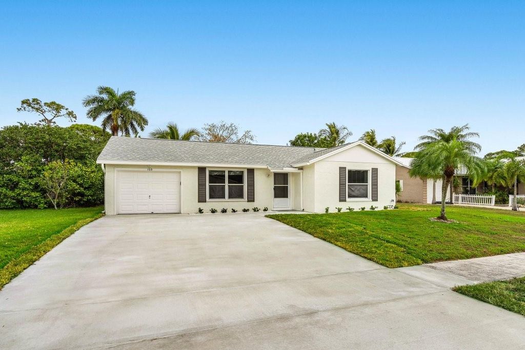 Photo of 160 Village Circle, Jupiter, FL 33458 (MLS # F10489181)